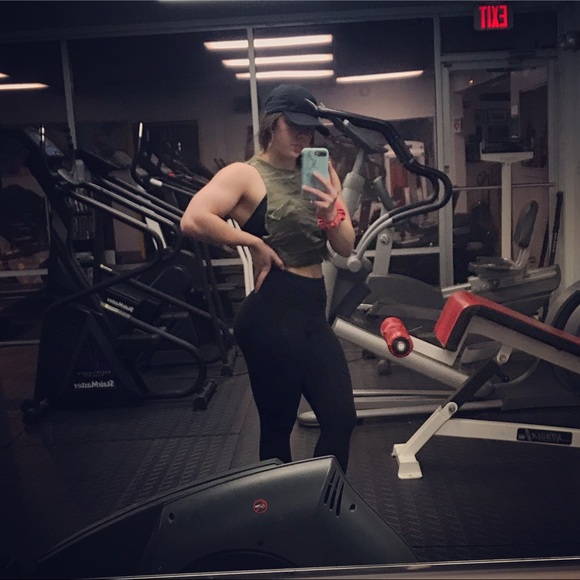 Meet your Posher, Stephanie - Picture 1 of 1